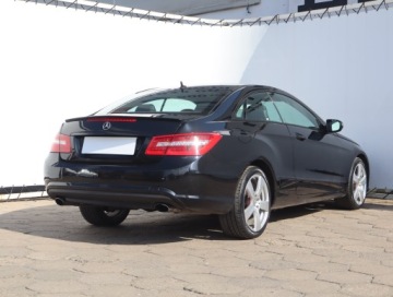 Mercedes Klasa E W211 Sedan W211 3.5 V6 (350 CGI) 292KM 2009 Mercedes E E 350 CGI, Automat, Navi, Xenon, zdjęcie 4