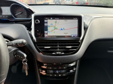 Peugeot 2008 I SUV 1.2 PureTech 82KM 2015 Peugeot 2008 PURETECH NAWIGACJA KLIMATRONIC PARKTRONIC PRZOD TYL POLSKORY, zdjęcie 15