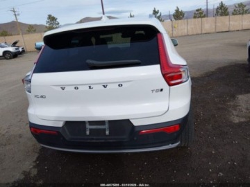 Volvo XC40 Crossover 2.0 T5 247KM 2020 Volvo XC 40 T5 Momentum 2020 2.0 Benzyna 248KM, zdjęcie 4