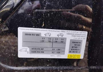 Citroen C3 III Hatchback 1.2 PureTech 110KM 2019 Citroen C3 2019r, 1.2 Benzyna. Uszkodzony. Poobijany. Pali. 1.2 Benzyna, zdjęcie 19