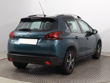 Peugeot 2008 I SUV Facelifting 1.2 PureTech 82KM 2017 Peugeot 2008 1.2 PureTech, Salon Polska, zdjęcie 4