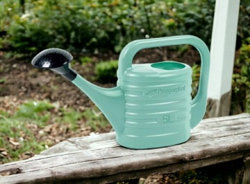 ЛЕЙКА ДЛЯ ПОЛИВА РАСТЕНИЙ ЗЕБРА 5Л УНИВЕРСАЛЬНАЯ В ПОМЕЩЕНИИ НА УЛИЦЕ