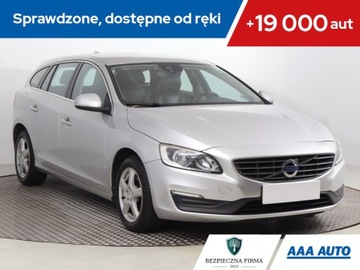 Volvo V60 I Kombi Facelifting 2.0 D3 DRIVE-E 150KM 2016 Volvo V60 D3 2.0, Skóra, Navi, Klima, Klimatronic