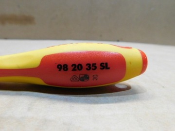 KNIPEX 98 20 35 SL Отвертка SLIM с плоской изоляцией VDE 3,5 x 0,6