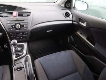 Honda Civic IX Hatchback 5d 1.8 i-VTEC 142KM 2012 Honda Civic 1.8 i-VTEC, Klima, Klimatronic, zdjęcie 6