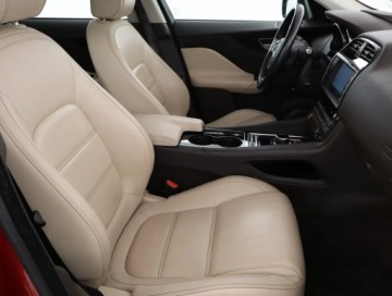 Jaguar F-Pace SUV 2.0 i4D 180KM 2016 Jaguar F-Pace 20d AWD, Salon Polska, Serwis ASO, zdjęcie 8
