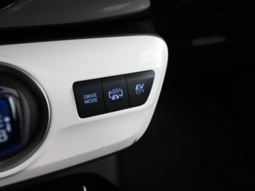 Toyota Prius IV Hatchback 1.8 Hybrid 122KM 2019 Toyota Prius FV23% Executive PHEV skóra grzane, zdjęcie 30