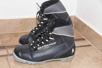 MADSHUS NNN - ROZ.35/23CM - OCIEPLONE