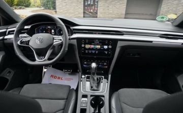Volkswagen Arteon Fastback Facelifting 2.0 TDI SCR 150KM 2021 Volkswagen Arteon 2,0 TDI 2X R-LINE DSG HEDA UP Nawigacja Kamera Virtual, zdjęcie 17