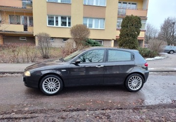 Alfa Romeo 147 Hatchback 1.6 i 16V T.Spark 120KM 2006 Alfa Romeo 147 Alfa Romeo 147 1,6 benzyna Zamiana, zdjęcie 13