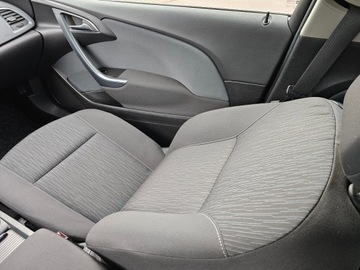 Opel Astra J Hatchback 5d 1.4 Turbo ECOTEC 140KM 2011 Opel Astra GTC 1,4 Turbo 140 KM Navi Kamera Bluetooth, zdjęcie 21