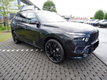 BMW X7 SUV Facelifting 3.0 40d 352KM 2026 xDrive40d Individual Edition 3.0 (352 KM)| Hak holowniczy, elektryczny, zdjęcie 6