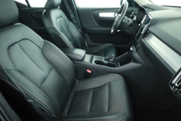 Volvo XC40 Crossover 2.0 D4 190KM 2018 Volvo XC40 D4 AWD, Salon Polska, Serwis ASO, zdjęcie 6