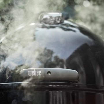 УГОЛЬНЫЙ ГРИЛЬ ДЛЯ КОПЕНИЯ WEBER SMOKEY 47см FIRE