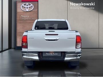 Toyota Hilux VIII Podwójna kabina 2.4 D-4D 150KM 2020 Toyota Hilux 2.4 D-4D Double Cab SR5 4x4 2.4 D-4D, zdjęcie 3