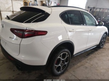Alfa Romeo Stelvio SUV Facelifting 2.0 Turbo 280KM 2022 Alfa Romeo Stelvio 2022 r., 2,0L SPRINT AWD 2.0 Benzyna 280KM, zdjęcie 5