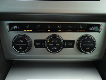 Volkswagen Passat B8 Variant 2.0 TDI BlueMotion SCR 150KM 2017 VW Passat 2.0 TDI, Salon Polska, Automat, VAT 23%, zdjęcie 11