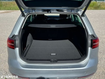 Volkswagen Passat B8 Variant 2.0 TDI BlueMotion SCR 150KM 2019 Volkswagen Passat Volkswagen Passat 2.0 TDI (BlueMotion Technology) DSG Hi, zdjęcie 28