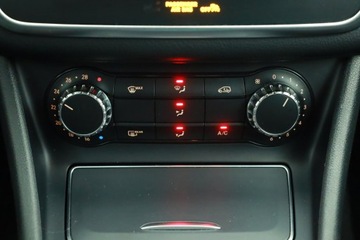 Mercedes CLA C117 Shooting Brake Facelifting 1.6 200 156KM 2018 Mercedes CLA 200, Salon Polska, Serwis ASO, zdjęcie 9