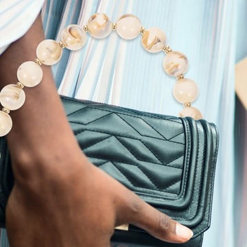 Кошелек на цепочке. Золотые полосы. Сумочки.