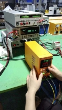 РЕГУЛИРУЕМЫЙ ЛАБОРАТОРНЫЙ ИСТОЧНИК ПИТАНИЯ AMPULS RAPEP-6405 64V 5A USB PRECISE