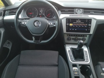 Volkswagen Passat B8 Variant 2.0 TDI BlueMotion SCR 150KM 2018 Volkswagen Passat 2.0 TDI 150KM Klimtron Navi, zdjęcie 15