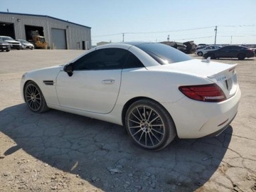 Mercedes SLC 2019 Mercedes-Benz SLC 2019 MERCEDES-BENZ SLC 300, silnik 2.0 L 2.0 Benzyna, zdjęcie 2
