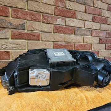 LAMPA PRAW AUDI RS 5 8W6 KOMPLETNA USA