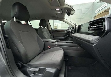 Volkswagen Passat B8 Variant Facelifting 1.5 TSI EVO 150KM 2025 Volkswagen Passat Basic Pakiet Zimowy, ACC, Kamera, Indukcyjna ladowarka,, zdjęcie 17