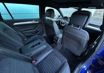 Volkswagen Passat B8 Variant Facelifting 2.0 TSI 190KM 2019 Volkswagen Passat Variant R-LINE -elegance, DCC, Matrix, Hak, DYNAUDIO, AC, zdjęcie 8