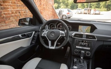 Mercedes Klasa C W204 2012 Mercedes-Benz Klasa C C63 AMG Performance 487K..., zdjęcie 29