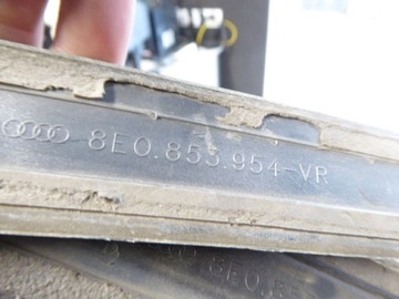AUDI A4 B6 00-04 LIŠTA VNĚJŠÍ DVEŘE PŘEDNÍ PRAVÁ LY7W KOMBI
