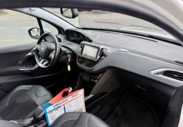 Peugeot 2008 I SUV Facelifting 1.2 PureTech 110KM 2017 Peugeot 2008 1.2 T NAVI Ledy Panorama dach 1.2 Benzyna 110KM, zdjęcie 15