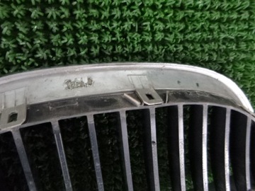 BMW E60 E61 LEDVINA MŘÍŽKA LEVÝ MASKA