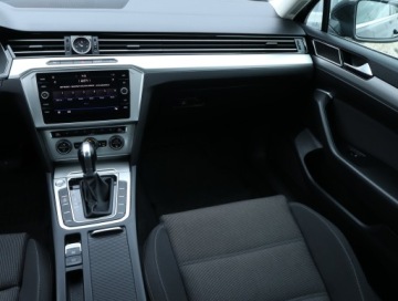 Volkswagen Passat B8 Limousine 2.0 TDI BlueMotion Technology 150KM 2017 VW Passat 2.0 TDI, Salon Polska, Serwis ASO, zdjęcie 7