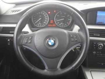 BMW Seria 3 E90-91-92-93 Touring E91 2.0 318i 143KM 2011 BMW 3 318 i, Navi, Xenon, Klima, Klimatronic, zdjęcie 14