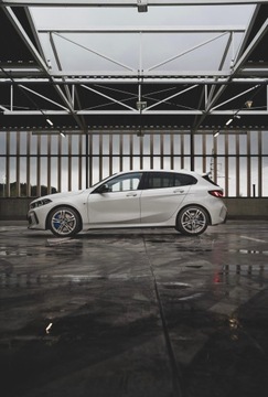 BMW Seria 1 F40 Hatchback M 2.0 M135i 306KM 2022 BMW 135 M xDrive * Polski Salon * FV 23% * Bezwypa, zdjęcie 3