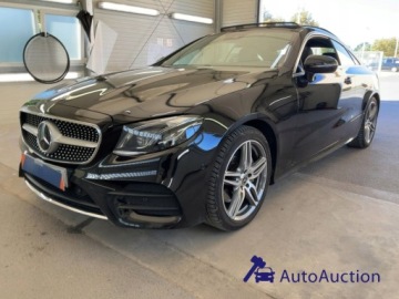 Mercedes Klasa E W213 2019 Mercedes-Benz E-Klasse E 200 4Matic AMG Line