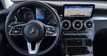 Mercedes GLC C253 SUV Facelifting 2.0 200d 163KM 2022 Mercedes-Benz GLC 4Matic Salon PL Kamera Android Auto Pamiec foteli MBUX F, zdjęcie 12