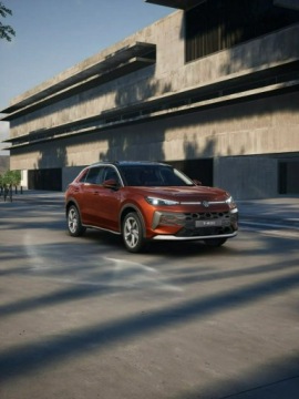 Volkswagen T-Roc I SUV Facelifting 1.5 TSI ACT 150KM 2026 Volkswagen T-Roc Wersja Life 1.5 eTSI 150 KM DSG, zdjęcie 3