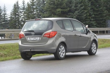 Opel Meriva II Mikrovan Facelifting 1.6 CDTI Ecotec 110KM 2016 Opel Meriva 1.6CDTI doinwestowany nawigacja hak, zdjęcie 8