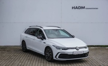 Volkswagen Golf VIII Variant 1.5 eTSI 150KM 2023 Volkswagen Golf Volkswagen Golf 1.5 eTSI MHEV R-Line DSG 1.5 Benzyna 150KM, zdjęcie 9