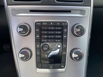 Volvo XC60 I SUV Facelifting 2.0 D3 DRIVE-E 150KM 2016 Volvo XC 60 LEDY KLIMATYZACJA NAWIGACJA PARKTRONIC TEMPOMAT GRZANE FOTELE, zdjęcie 8