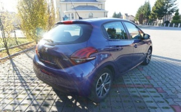 Peugeot 208 I Hatchback 5d Facelifting 1.2 PureTech 82KM 2017 Peugeot 208 Bezwypadkowy Serwisowany 1-Wlasciciel Navi Panorama Alu Grz.Fo, zdjęcie 5