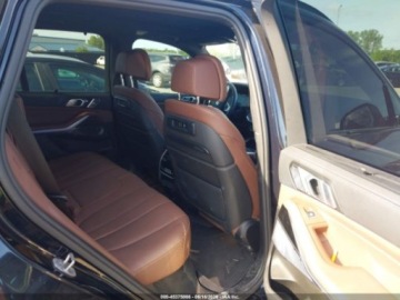 BMW X5 G05 2022 BMW X5 M 2022 BMW X5 M50I 4.4 Benzyna 523KM, zdjęcie 8