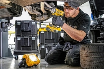 Перезаряжаемая светодиодная строительная лампа Dewalt DCL077
