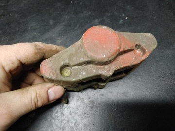 Скутер Aprilia Piaggio Zundapp ТОРМОЗНОЙ СУППОРТ