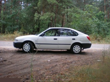 Toyota Corolla IX (E12) Hatchback 1.4 i 16V 97KM 2001