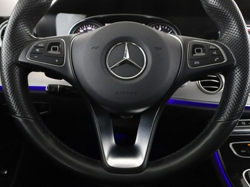Mercedes Klasa E W213 Kombi 2.0 220d 194KM 2017 Mercedes E 220 Historia serwisowa ASO Automat Navi, zdjęcie 20