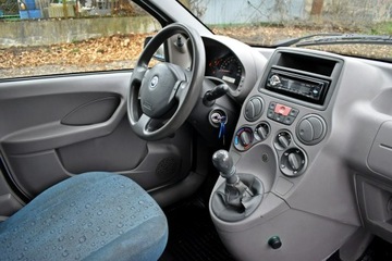Fiat Panda II Hatchback 5d 1.1 MPI 54KM 2003 Fiat Panda Uszkodzony, zdjęcie 12